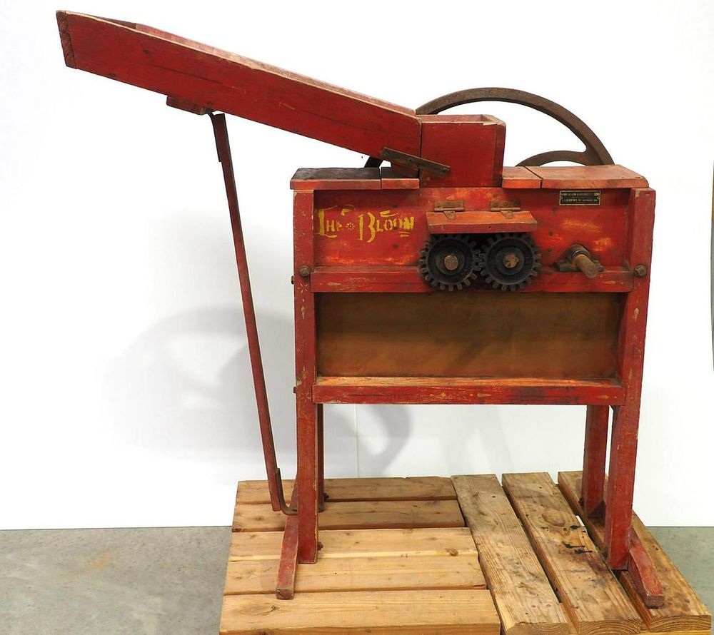 Lot 825: Bloom floor model ear corn slicer
