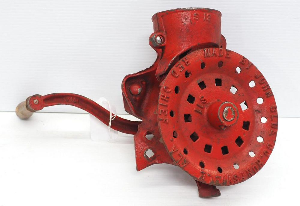 Lot 834: Cast iron Red Chief corn sheller