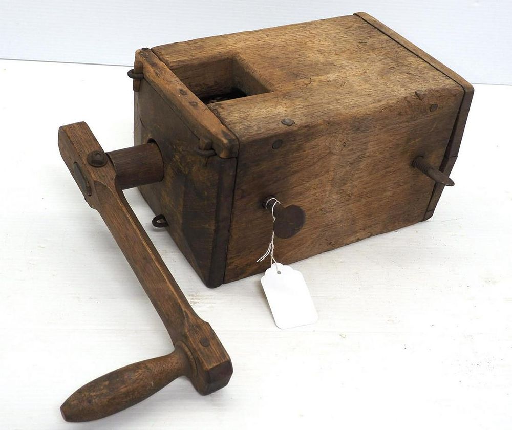 Lot 892: Hand-crank primitive meat grinder