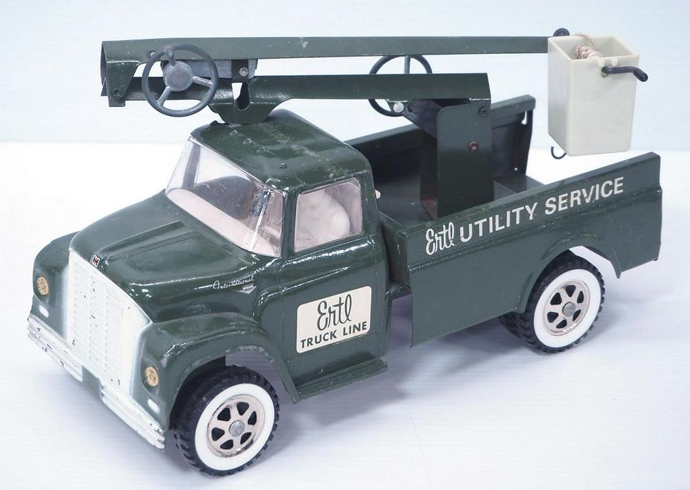 Lot 2: Ertl Utility Service Truck
