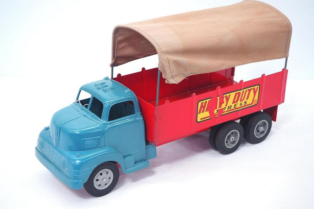 Lot 9: Marx Heavy Duty Express Truck