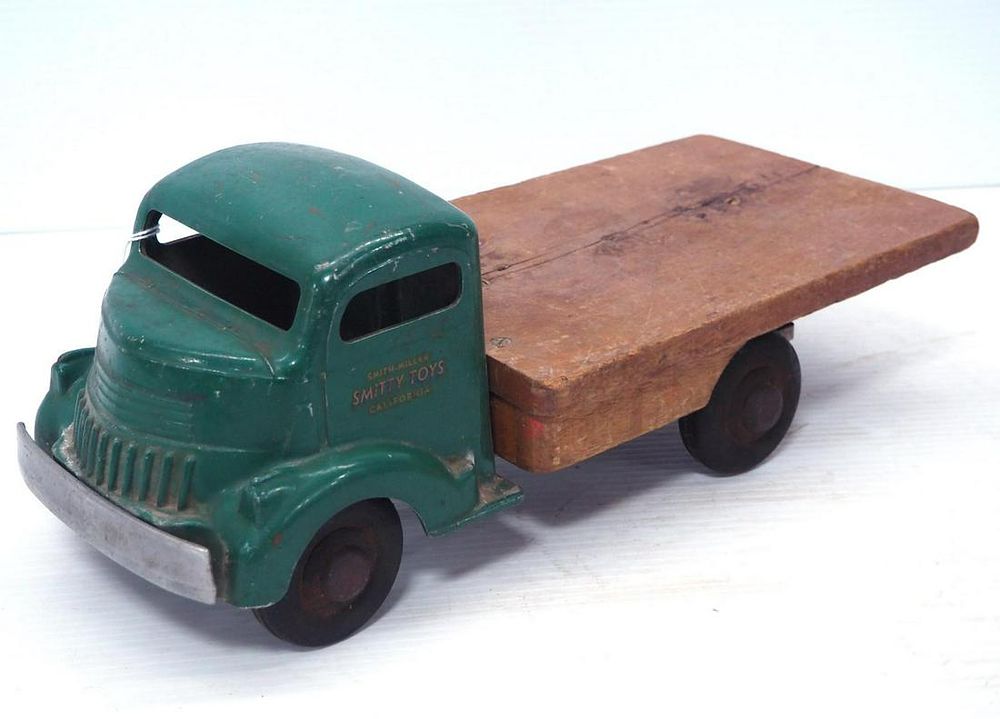 Lot 20: Smith Miller 1940's Chevy Truck