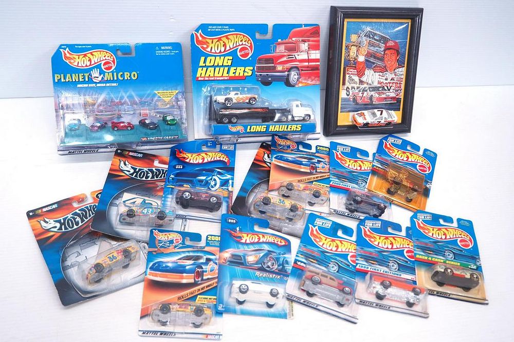 Lot 97: (15) Pieces Hot Wheels Cars