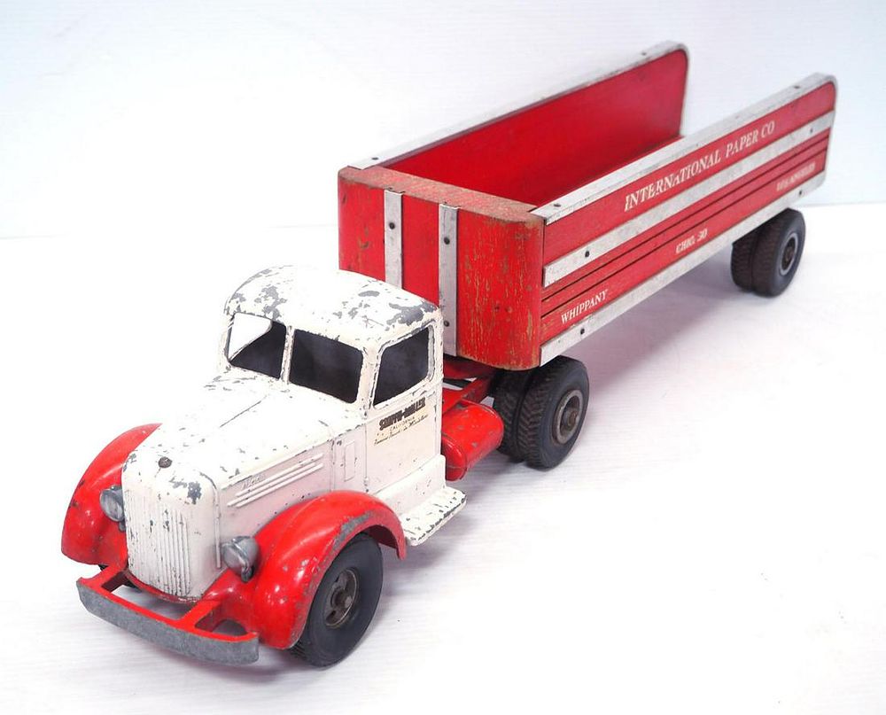 Lot 104: Smith Miller Mack International Paper Co. Semi