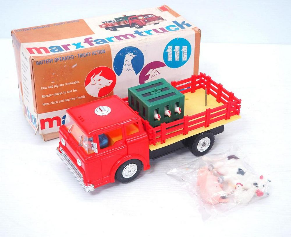 Lot 124: Marx Battery-Operated Farm Truck