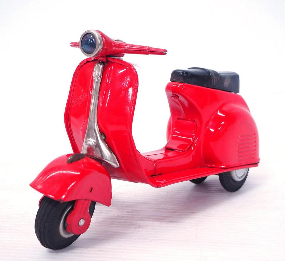 Lot 127: RARE Tin Vespa Sooter