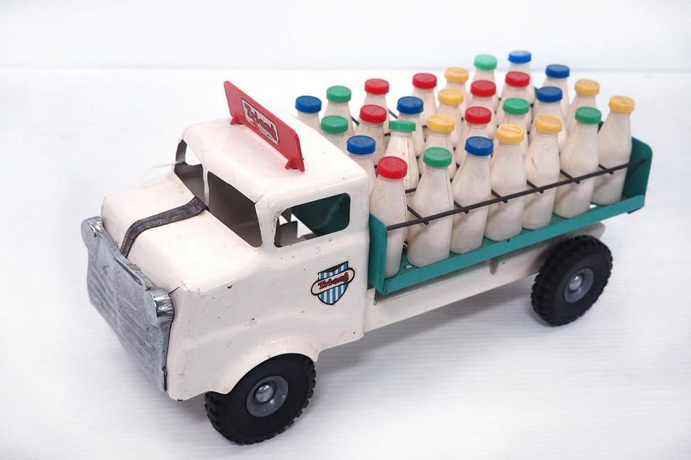 Lot 166: Triang Milk Delivery Truck