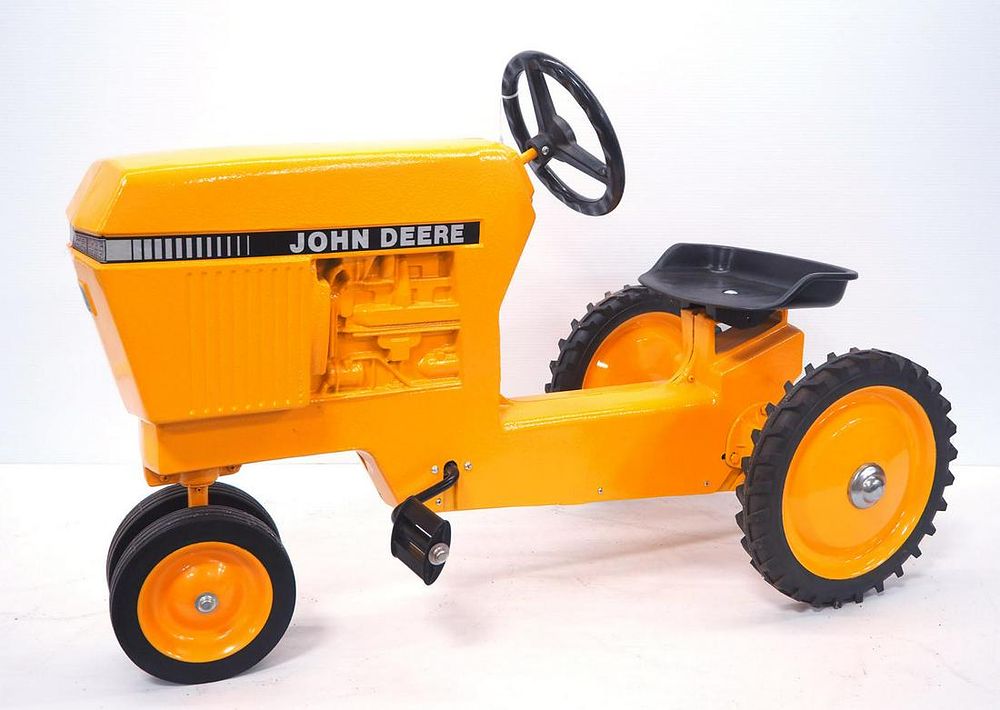 Lot 182: Ertl John Deere Pedal Tractor