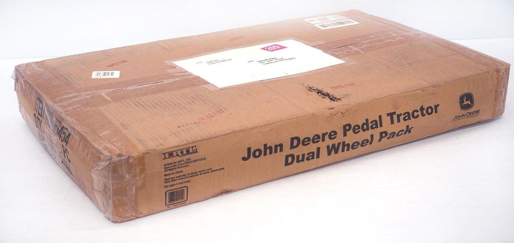Lot 209: Ertl John Deere Dual Wheel Pack