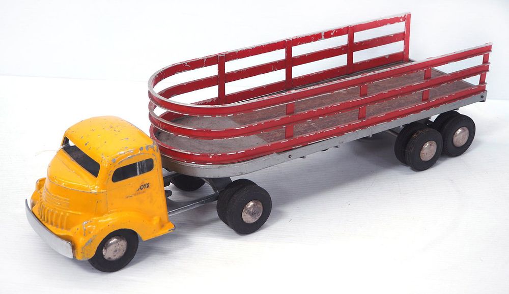 Lot 211: Smith Miller 1940's Chevy Semi