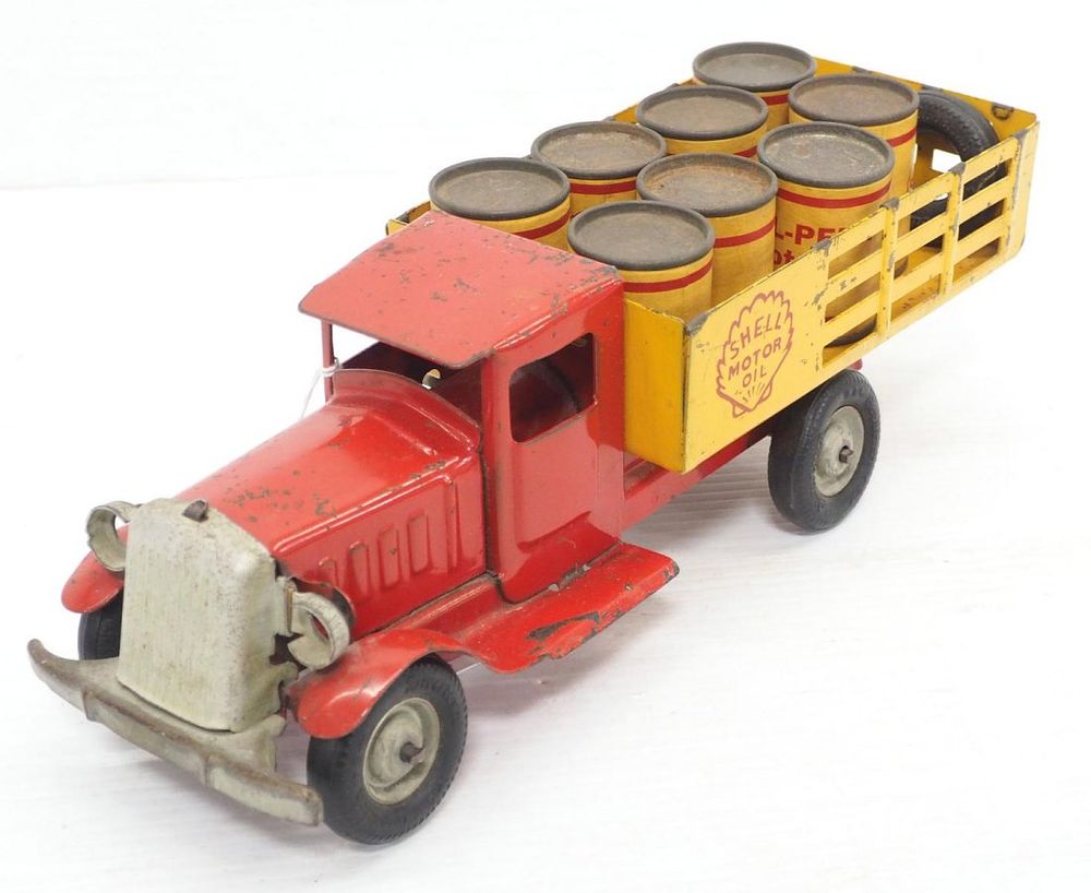Lot 244: Metalcraft Shell Motor Oil Truck