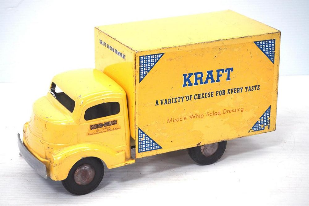 Lot 246: Smith Miller Kraft Foods Company Box Truck