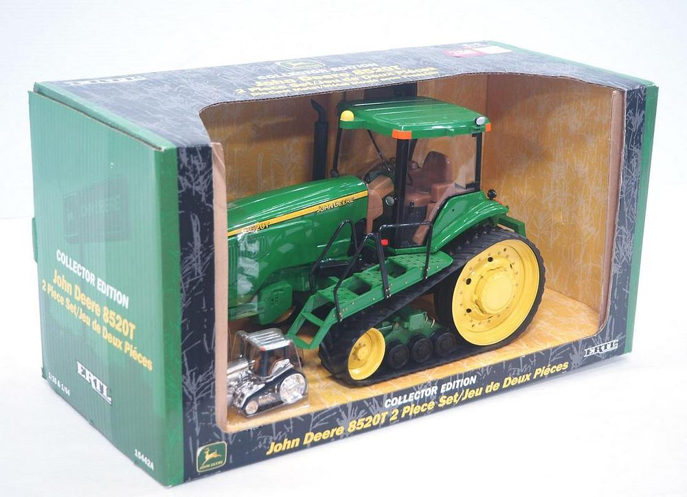Lot 258: Ertl John Deere 8520T 2-pc Set 1/16 & 1/64