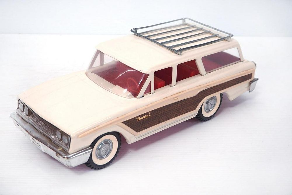 Lot 282: Buddy L pressed steel Station Wagon