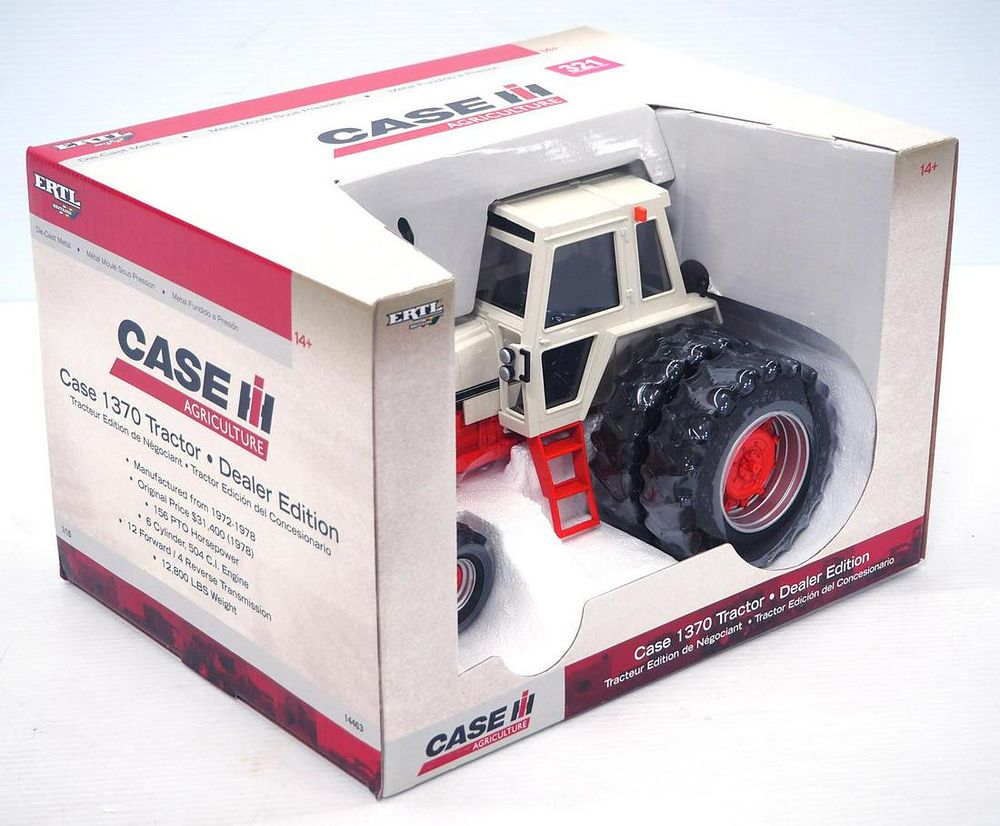 Lot 321: Ertl 1/16 scale Case Agri-King 1370