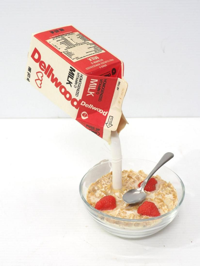 Lot 1820: Dellwood Milk advertising cereal bowl