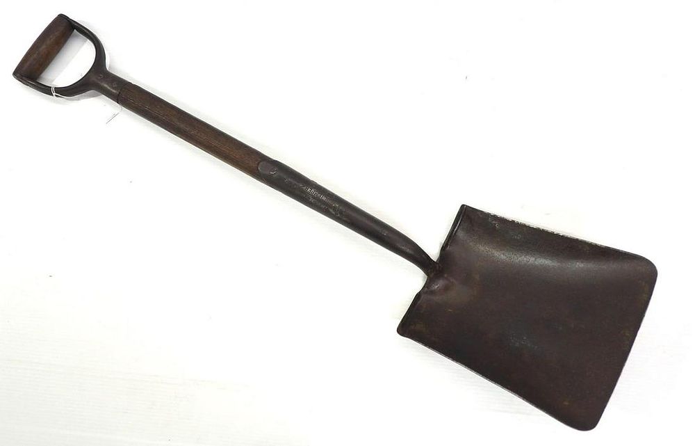 Lot 514: True Temper NYC Railroad shovel