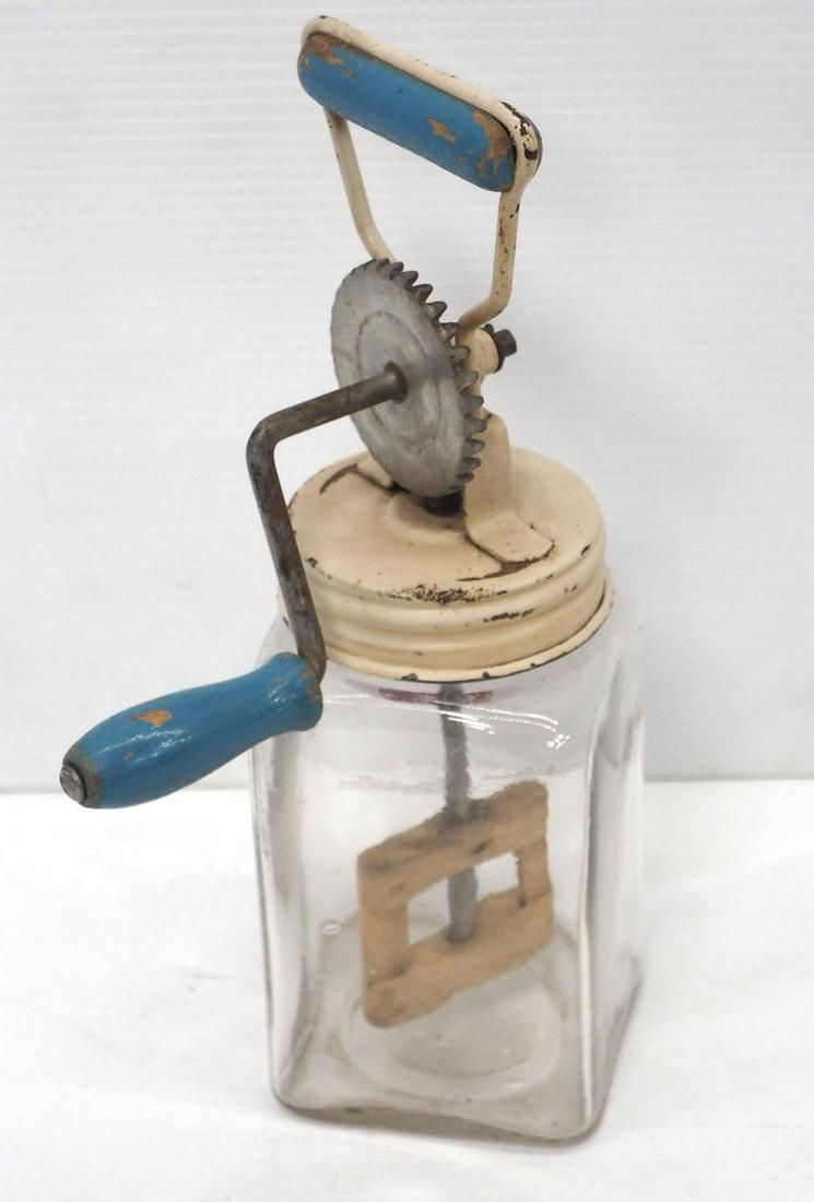 Lot 642: 1-qt unmarked glass butter churn