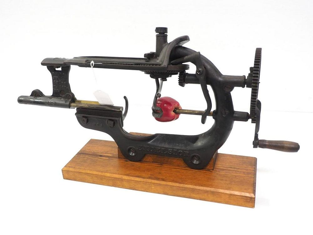 Lot 667: Excelsior No.5 apple peeler