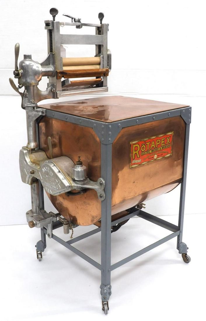 Lot 731: Salesman sample Rotapex wringer wash machine