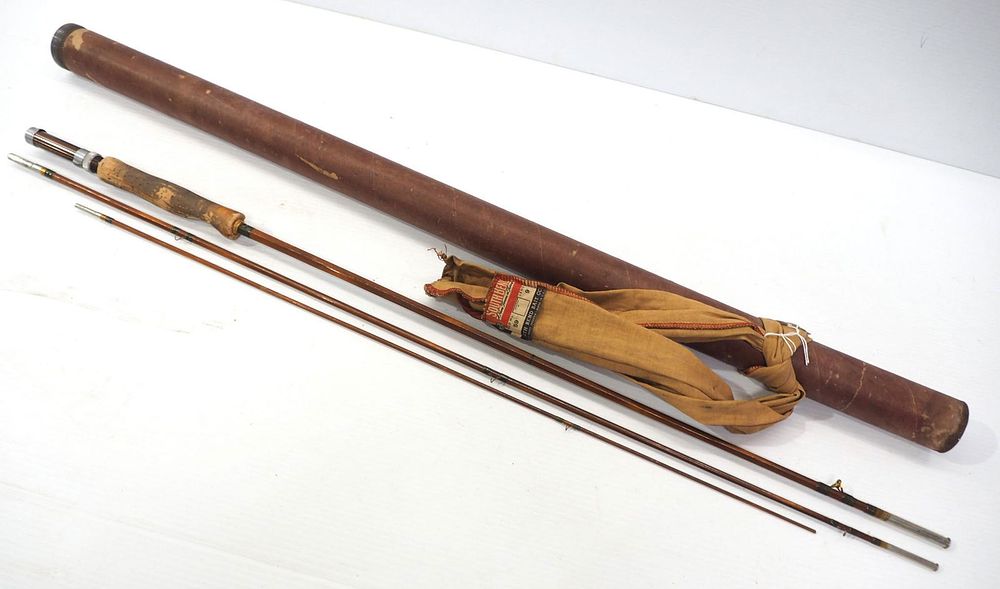 Lot 762: South Bend fishing pole in case