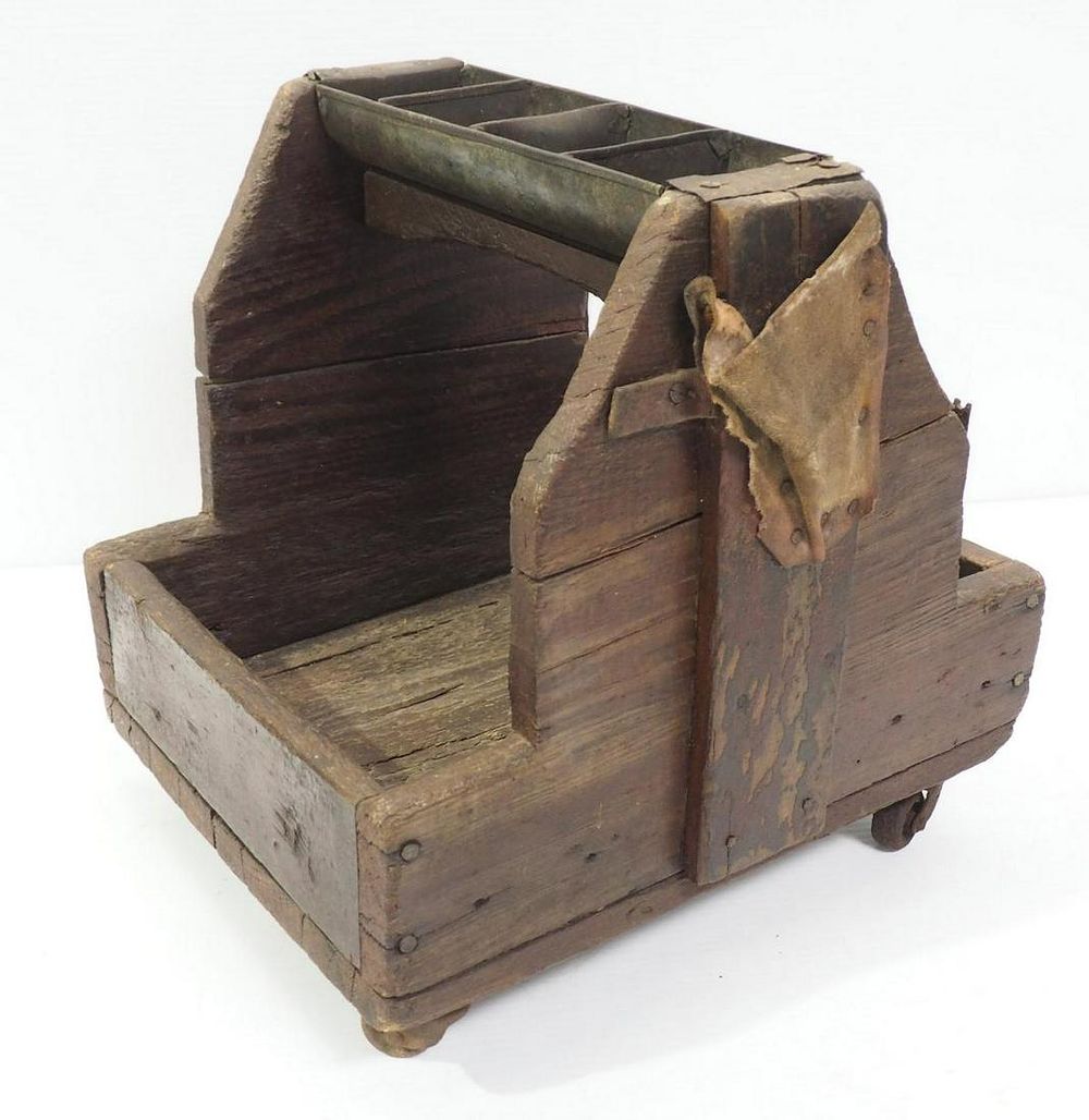 Lot 862: Wooden farrier's box