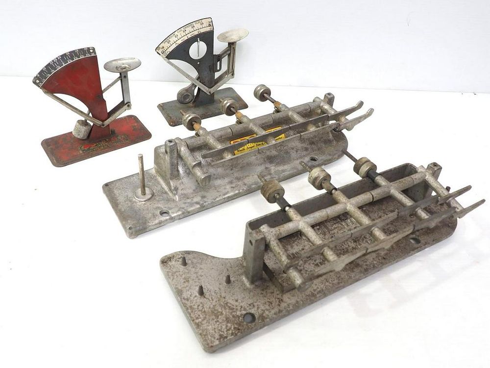 Lot 867: (2) Egg graders / (2) Egg scales