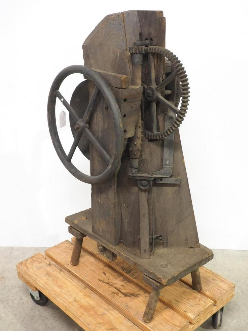 Lot 1051: L. Peck patent floor model corn sheller