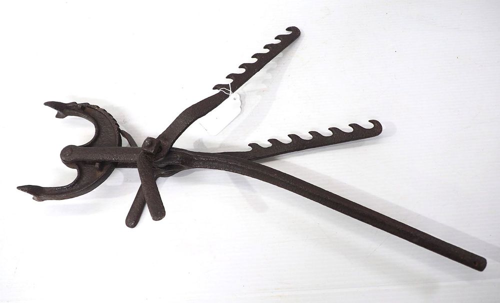 Lot 1071: Unusual Crescent fence tightener tool