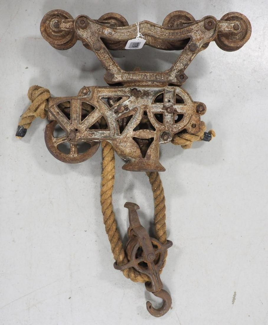 Lot 1176: Advance hay carrier