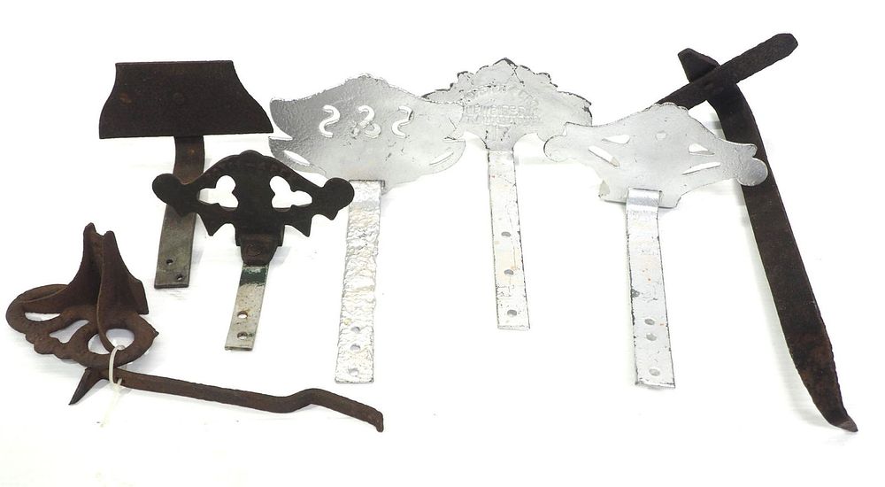 Lot 1227: (7) Cast iron snow birds