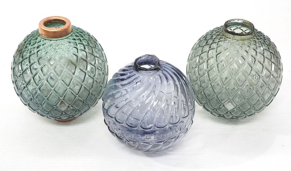 Lot 1247: (3) Lightning rod balls