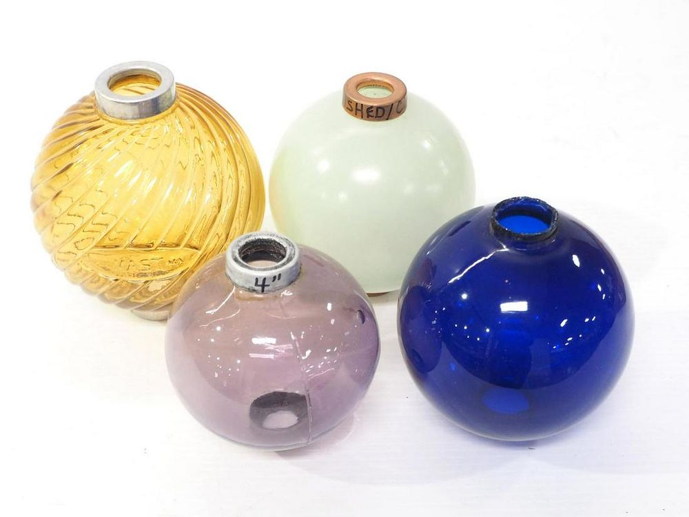Lot 1249: (4) Lightning rod balls