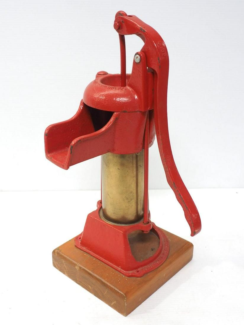 Lot 1284: Cast iron & brass Columbian hand water pump