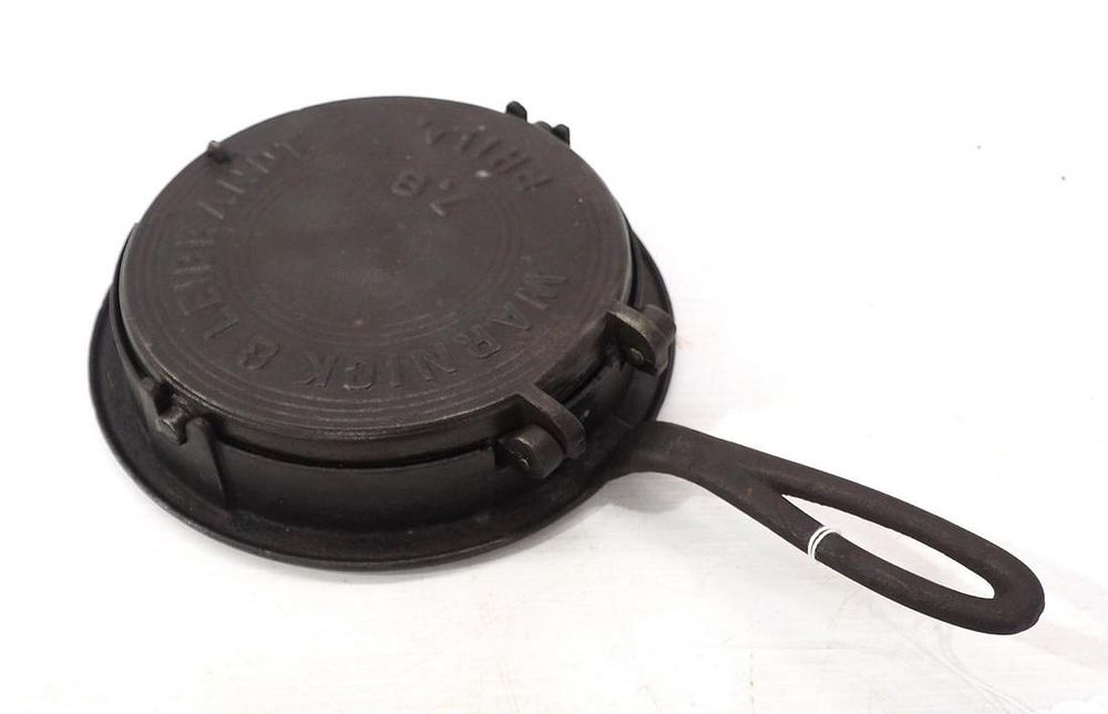 Lot 2549: Warnick & Leibrandt No.7.8 waffle iron