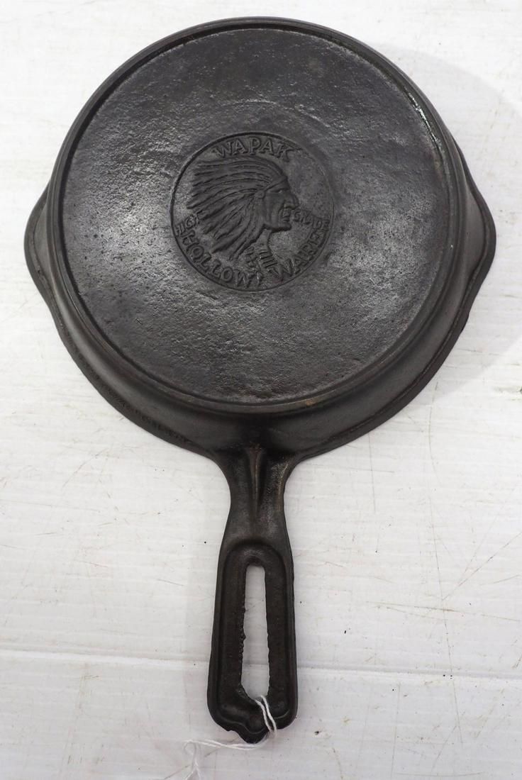 Lot 2749: Wapak cast iron No.3 Skillet