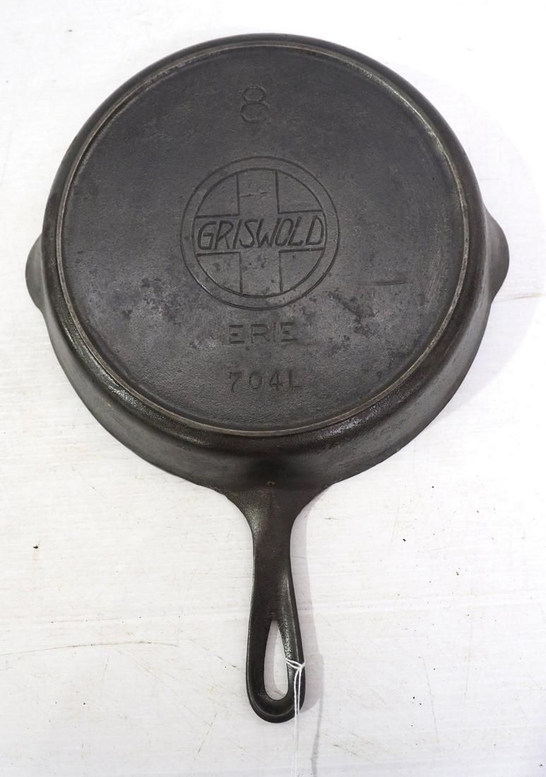 Lot 2751: Griswold cast iron No.8 Skillet