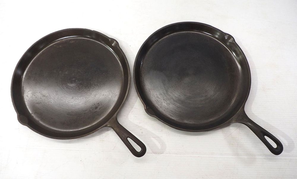 Lot 2753: (2) Griswold No.109 Skillet Griddle