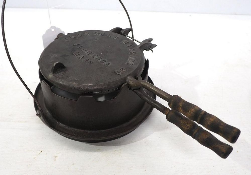 Lot 2768: Florence Machine Co.  Waffle Iron