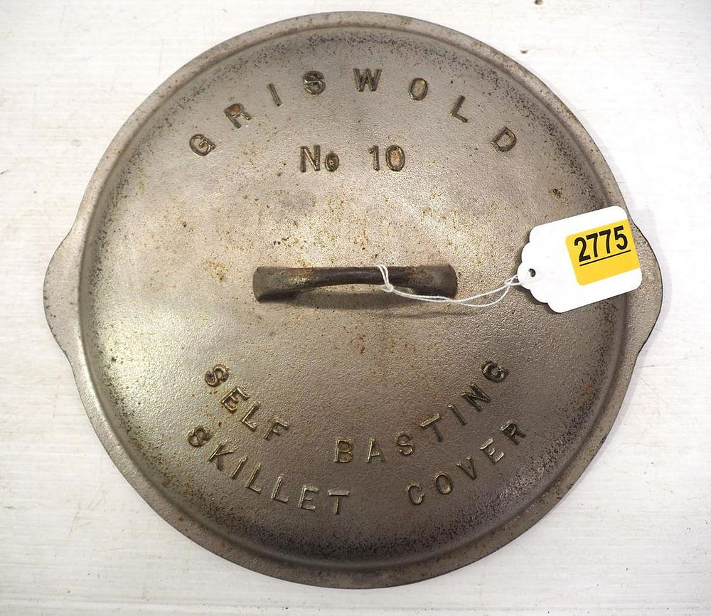 Lot 2775: Griswold No.10 Self-Basting Skillet Cover