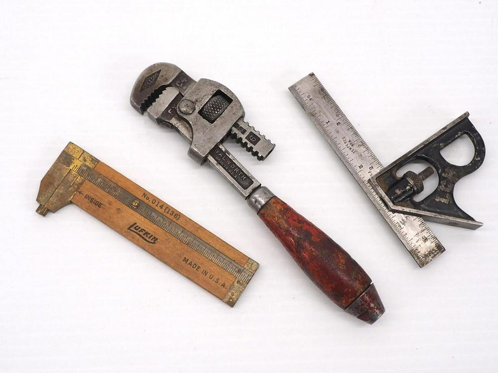 Lot 4265: (3) Small tools