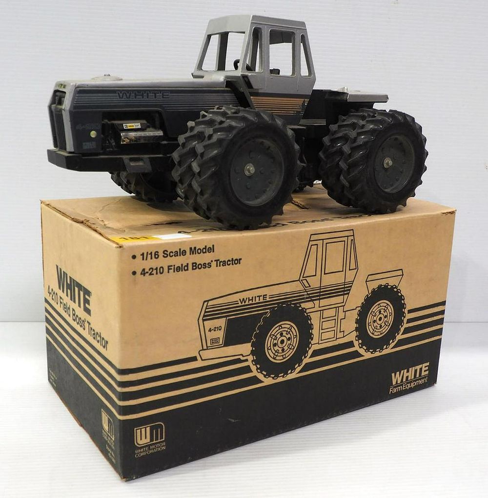Lot 181: Scale Models White 4-210 Field Boss with Box