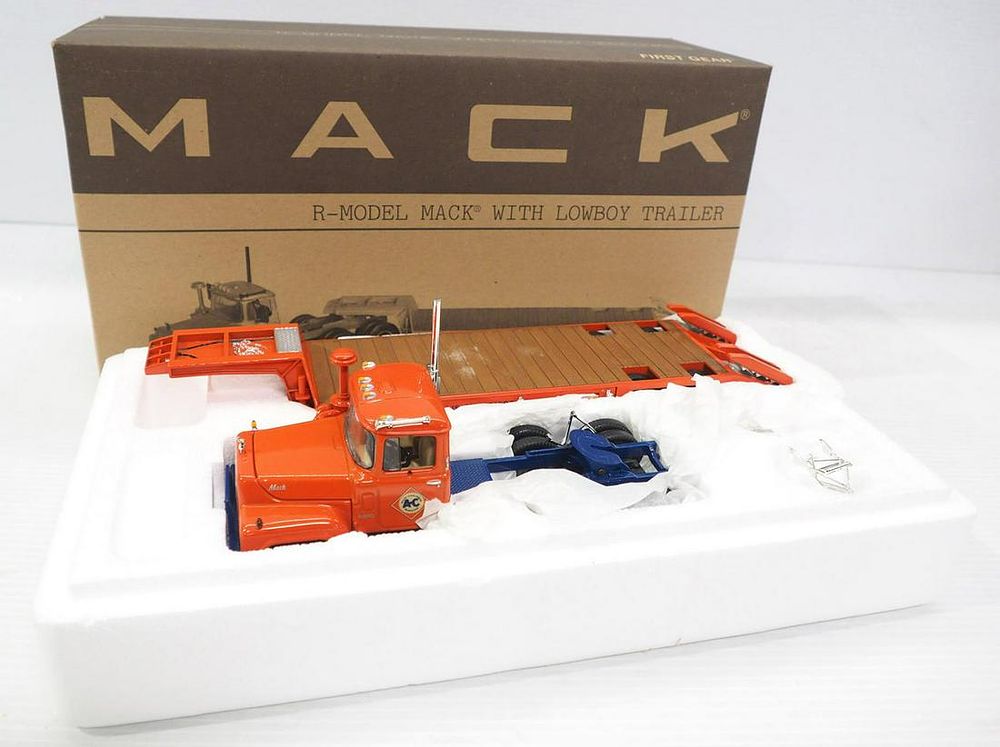 Lot 403: 1st Gear Allis Chalmers R Model Mack