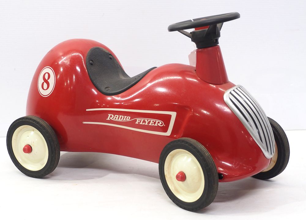 Lot 2057: Radio Flyer #8 Red Roadster ride-on toy