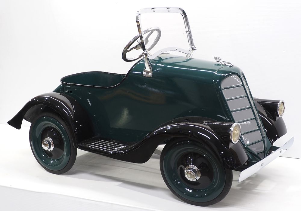 Lot 2140: 1930's Steelcraft Pierce Arrow pedal car