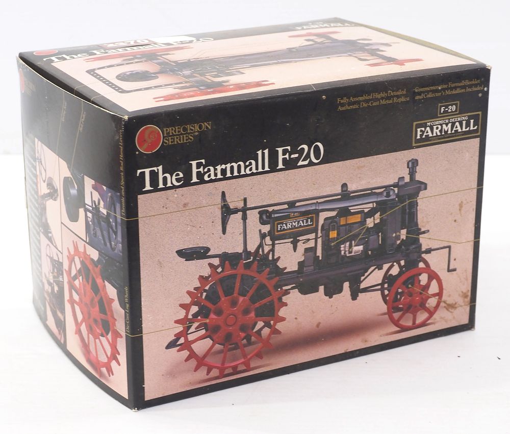 Lot 2370: Ertl Farmall F-20