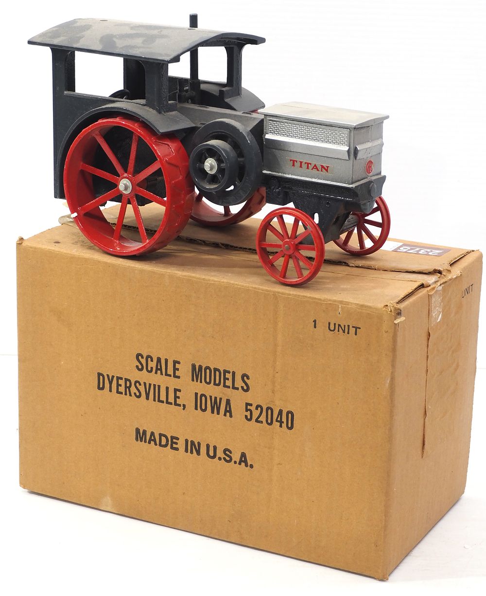 Lot 2375: Ertl Titan steam engine