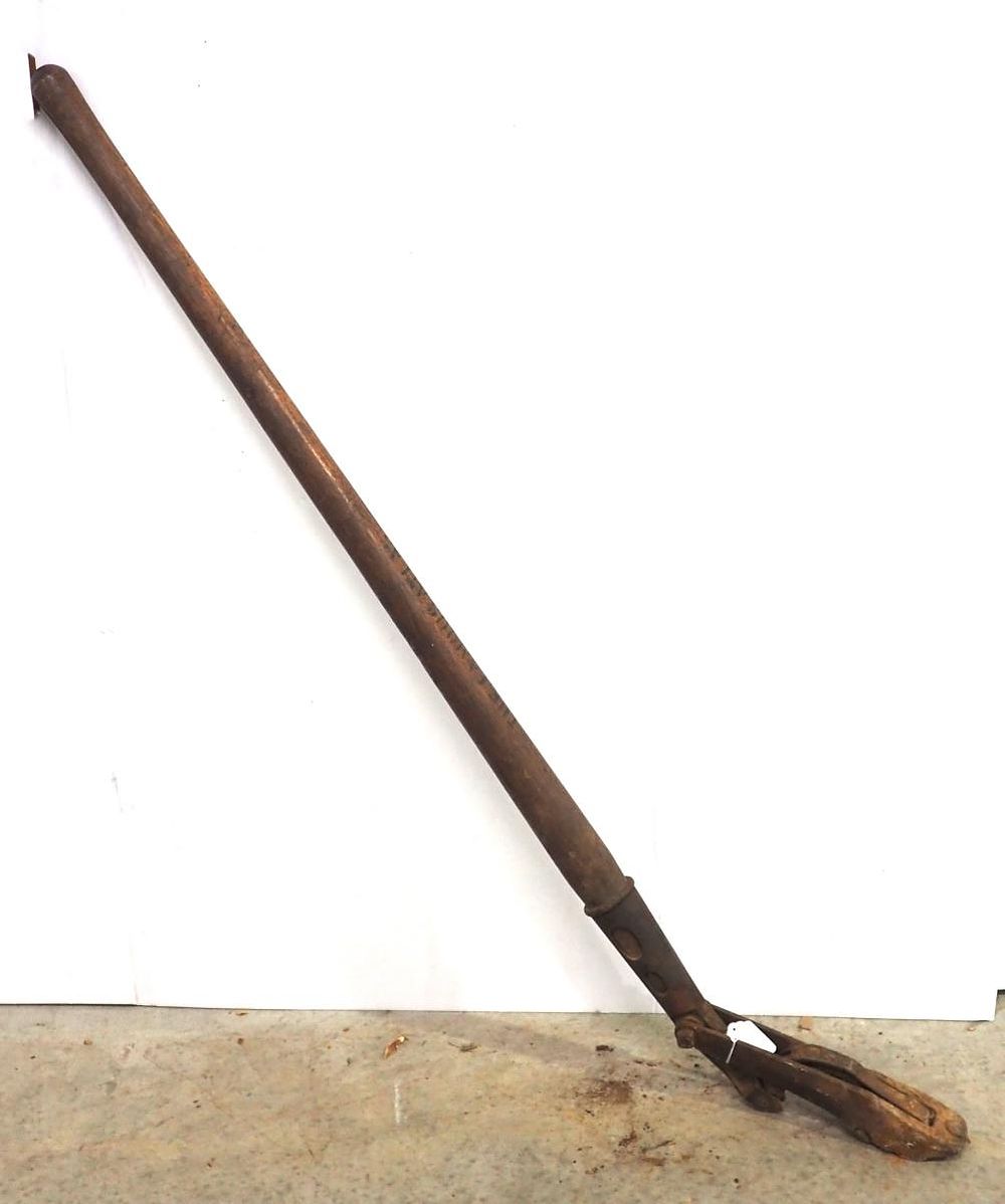 Lot 449: Atlas V11 railroad car mover