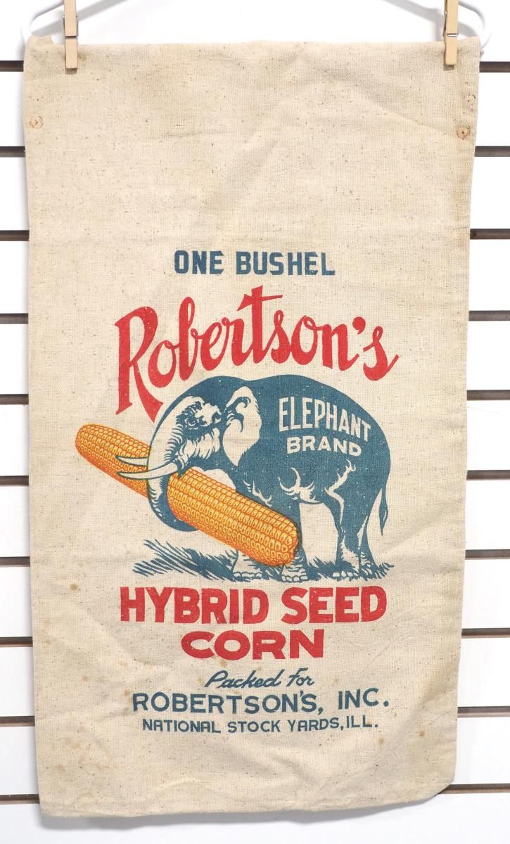 Lot 700O: Robertson's Hybrid Seed Corn cloth seed bag