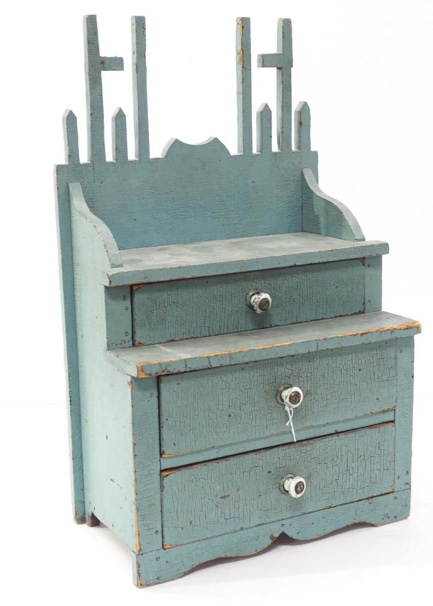 Lot 1346: Early wooden jewelry chest